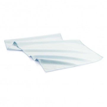 Microfiber towel in pouchP453.015